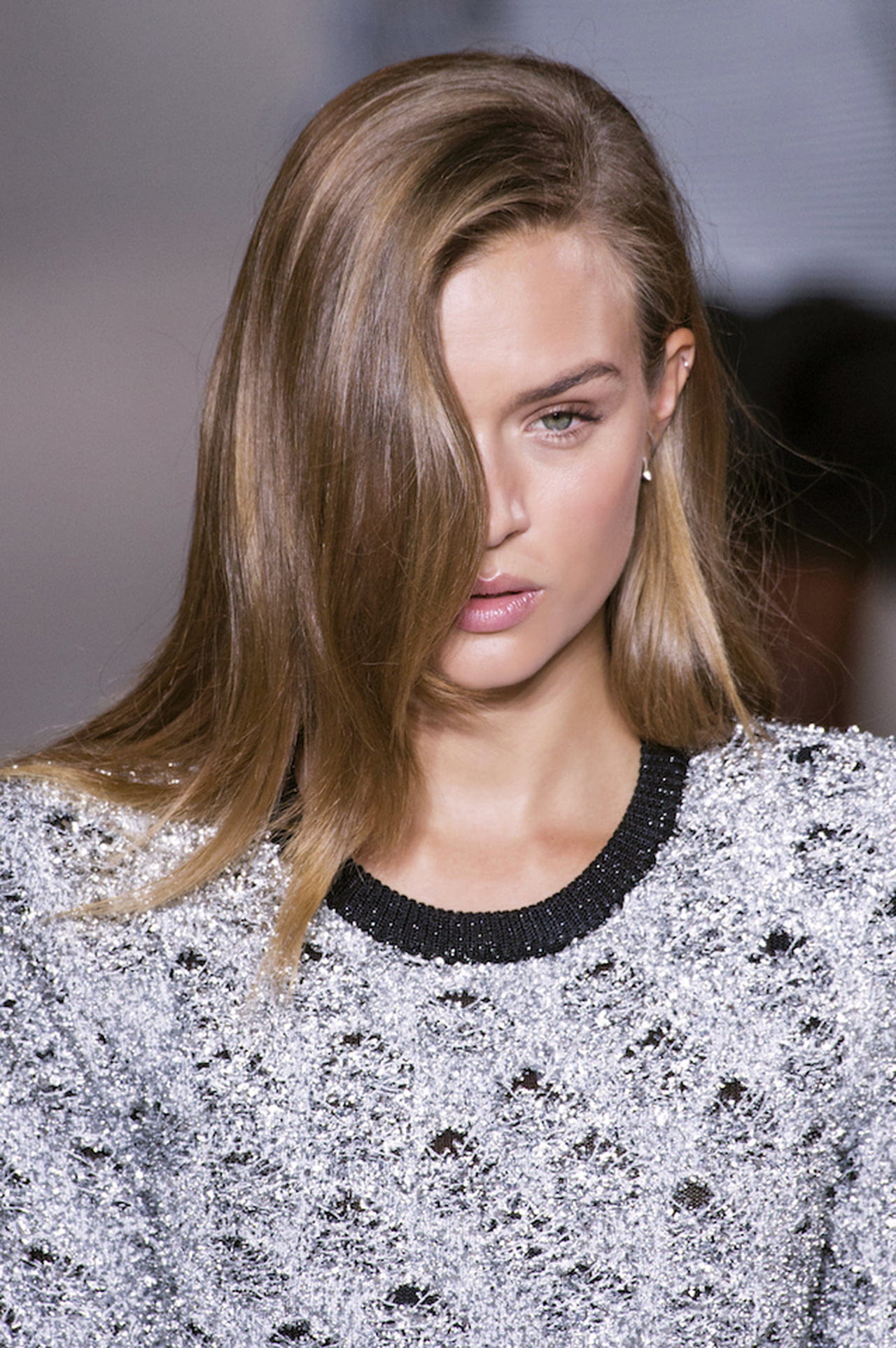 Segredos da Finalização: Produtos Essenciais para Penteados Duradouros em Cabelos Médios