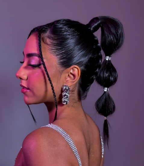 Penteados de Carnaval para Cabelos Cacheados: Volume e Estilo