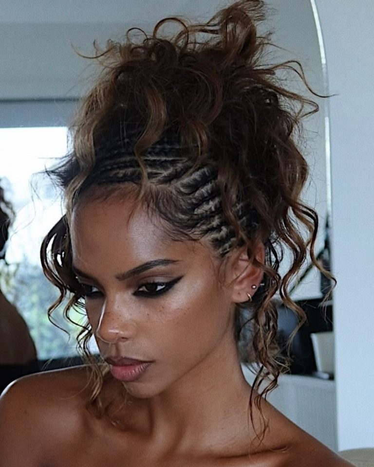 Penteados de Carnaval para Cabelos Cacheados: Volume e Estilo