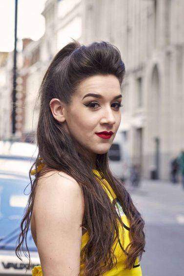 5 Ideias de Penteados para Arrasar em Qualquer Ocasião
5 Penteados Clássicos que Nunca Saem de Moda
Como Escolher o Penteado Perfeito para o Seu Tipo de Rosto
Tendências de Penteados para 2025: O Que Usar?
Guia Completo de Acessórios para Penteados