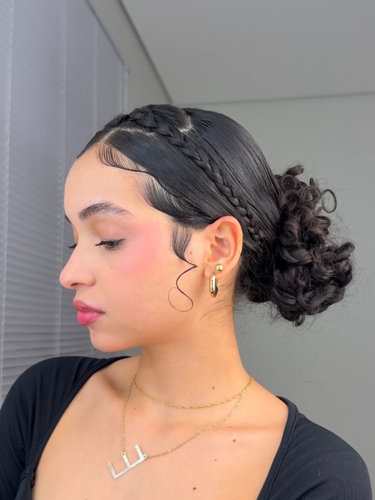 penteados para cabelo ondulado longo com liguinha