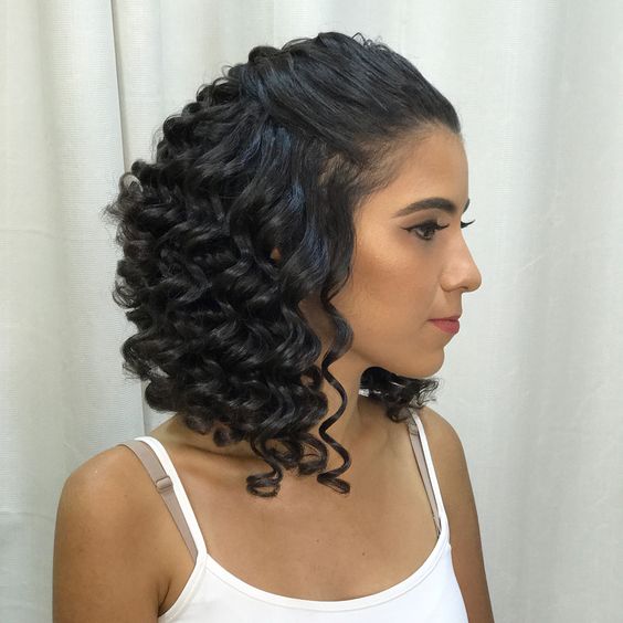 penteado lateral rápido para cabelo ondulado
