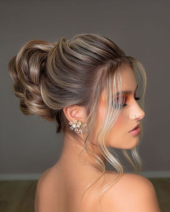 ideias de penteado para madrinha de dia