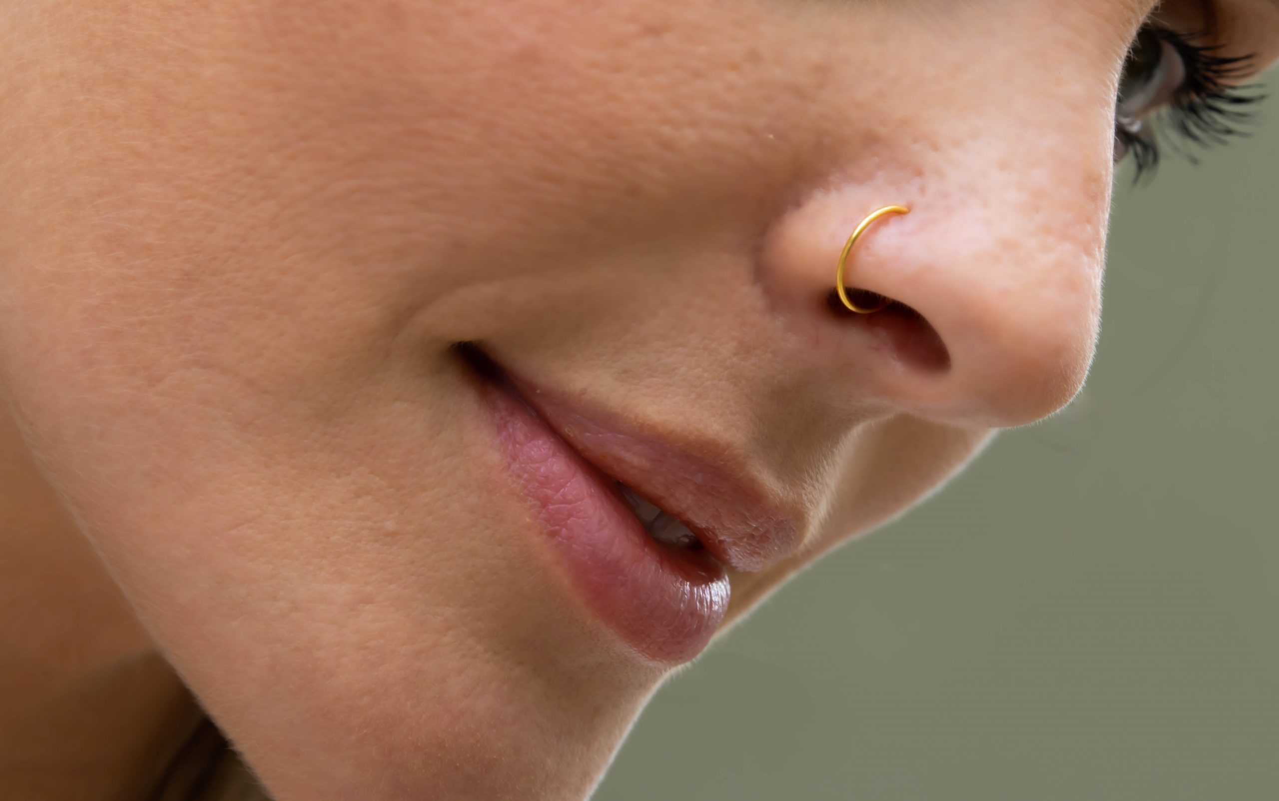 piercing argola nariz com pedra