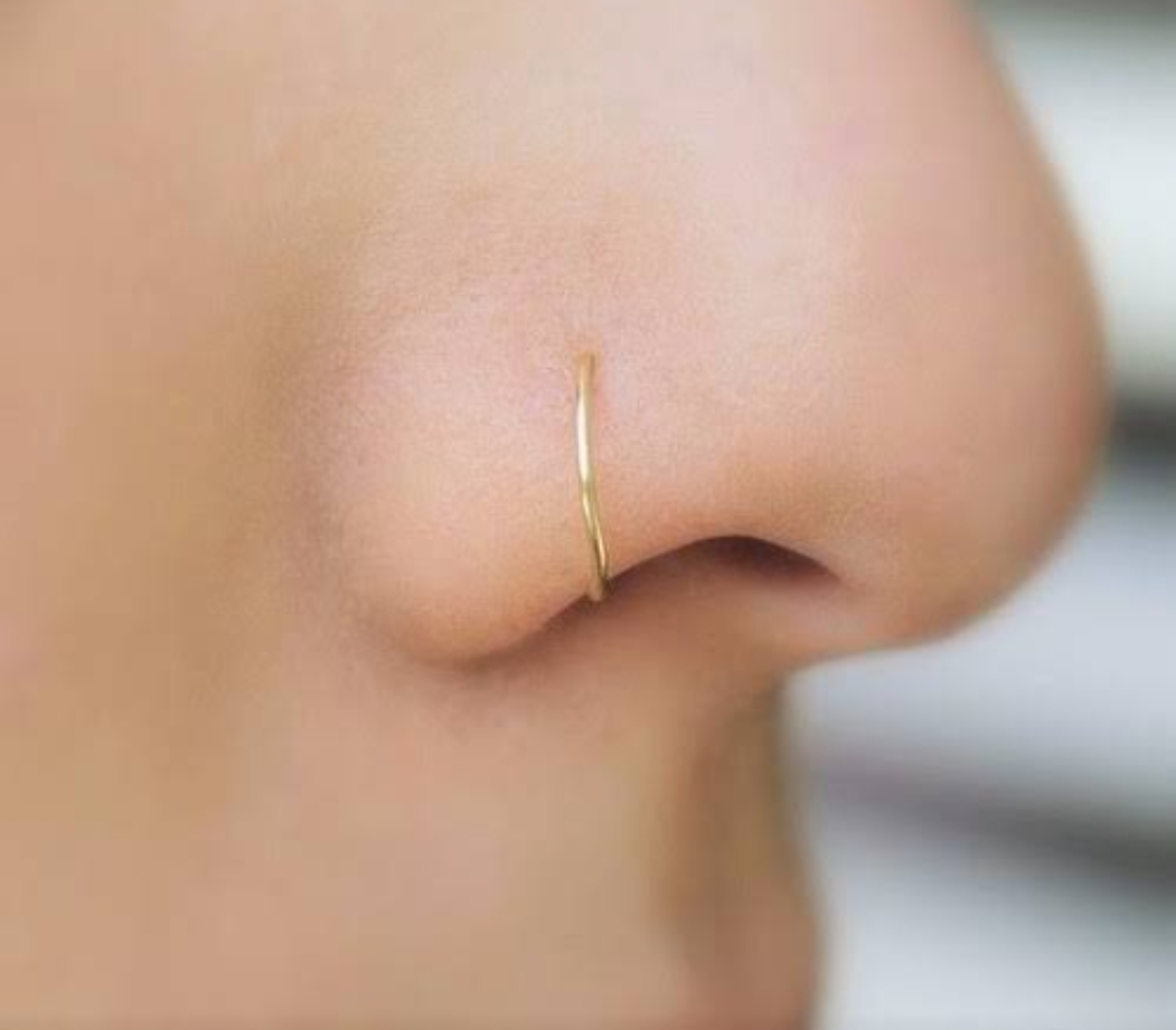 piercing argola nariz cravejado