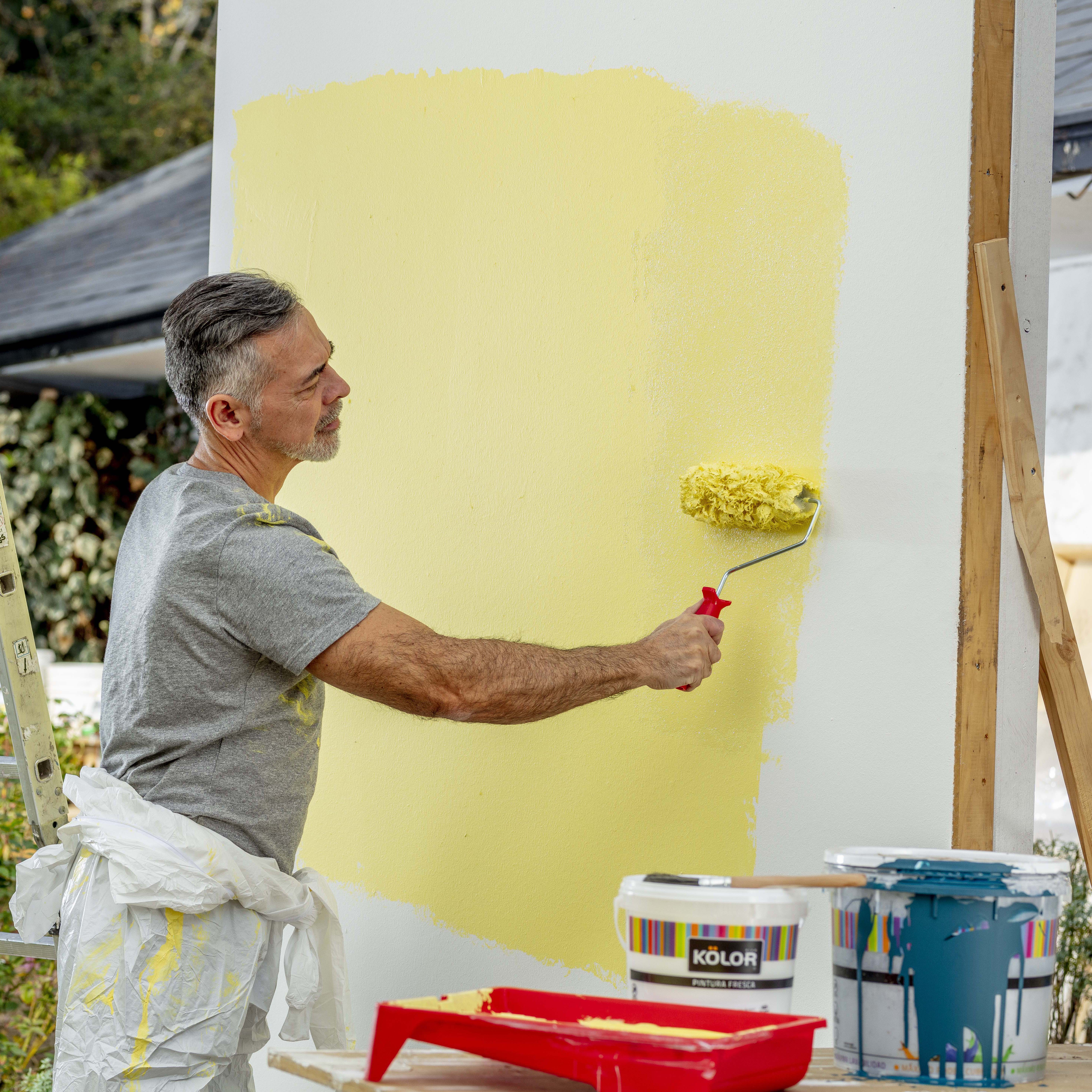 Tinta emborrachada vs. acrílica: Qual a melhor para sua casa?