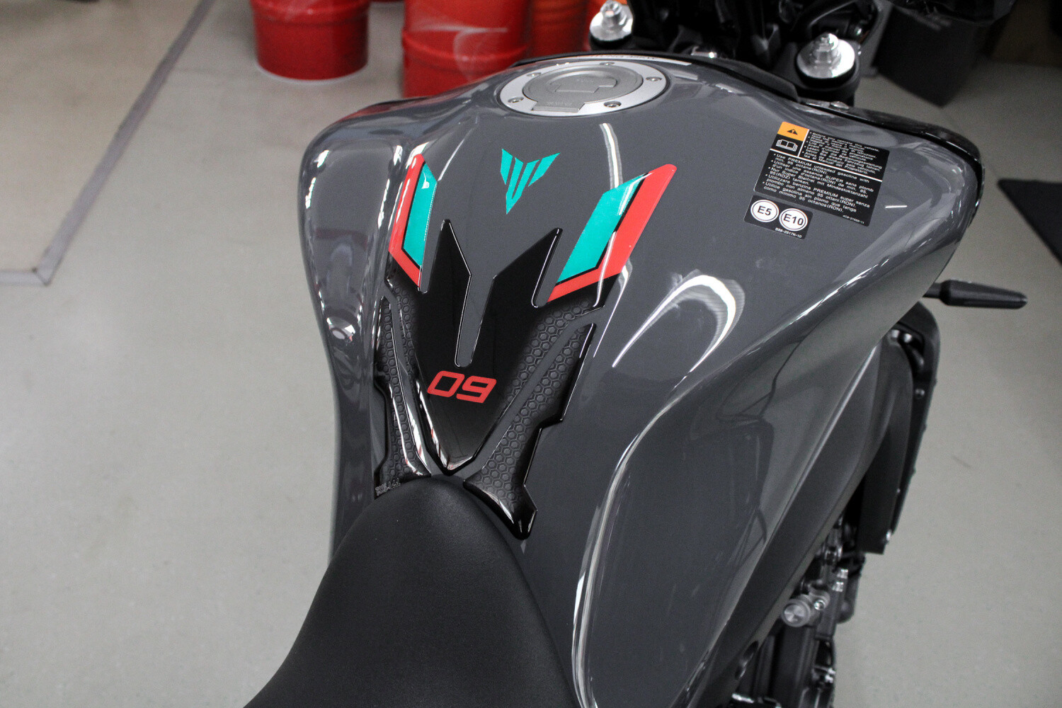 Adesivos para MT-09: Vantagens e Desvantagens em Relação à Pintura