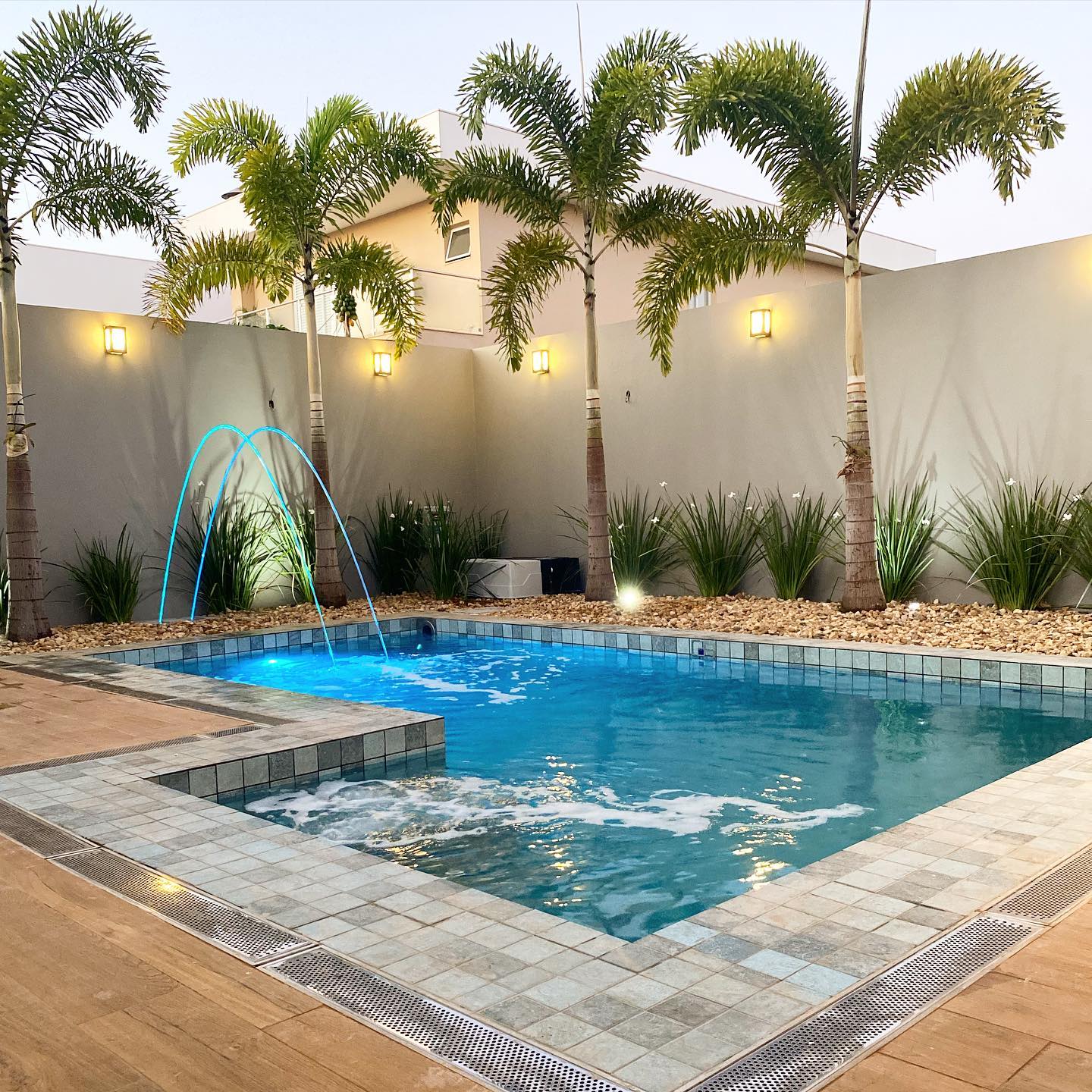 piscinas pequenas com deck