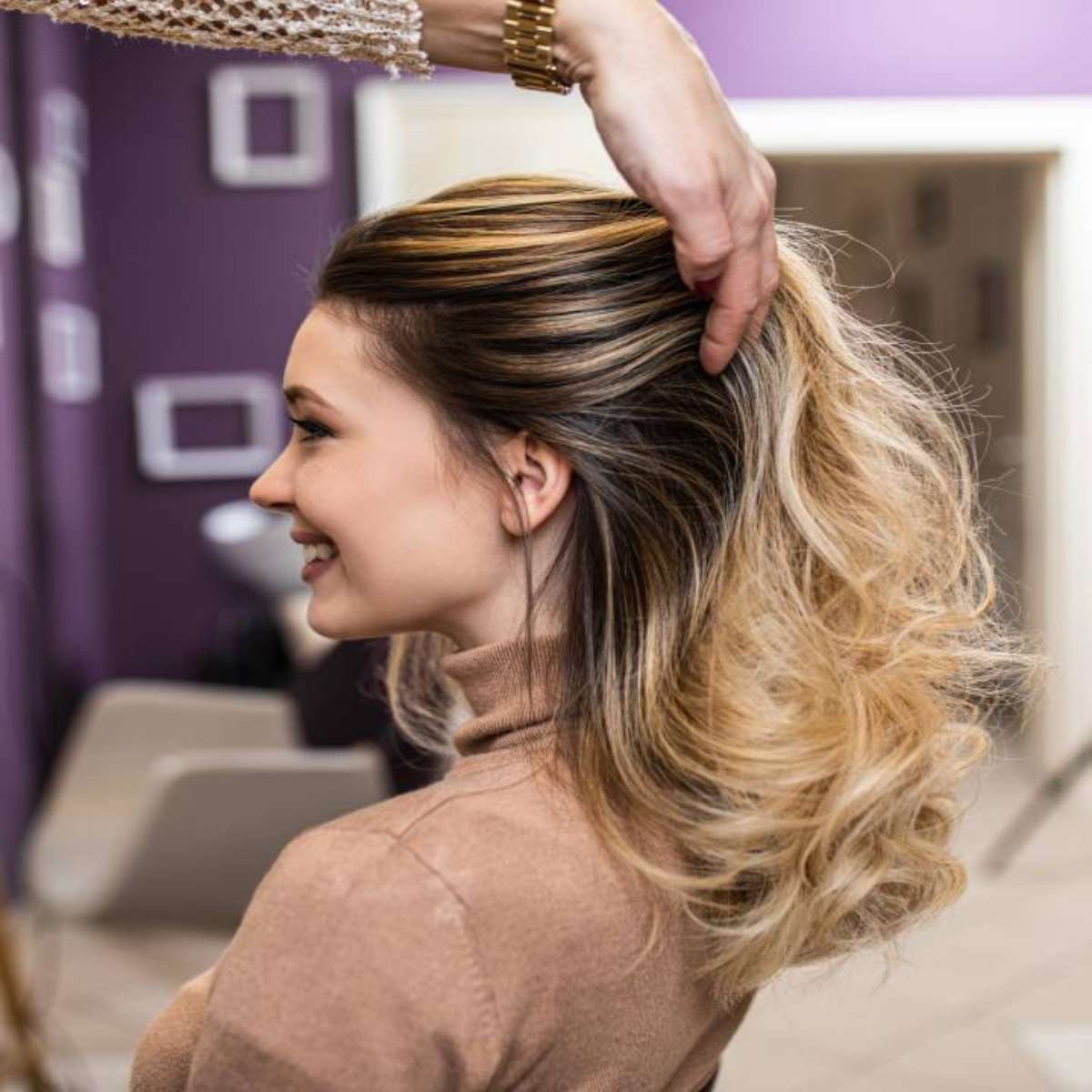 Morena Iluminada com Pontos de Luz: Tendência e Cuidados Essenciais