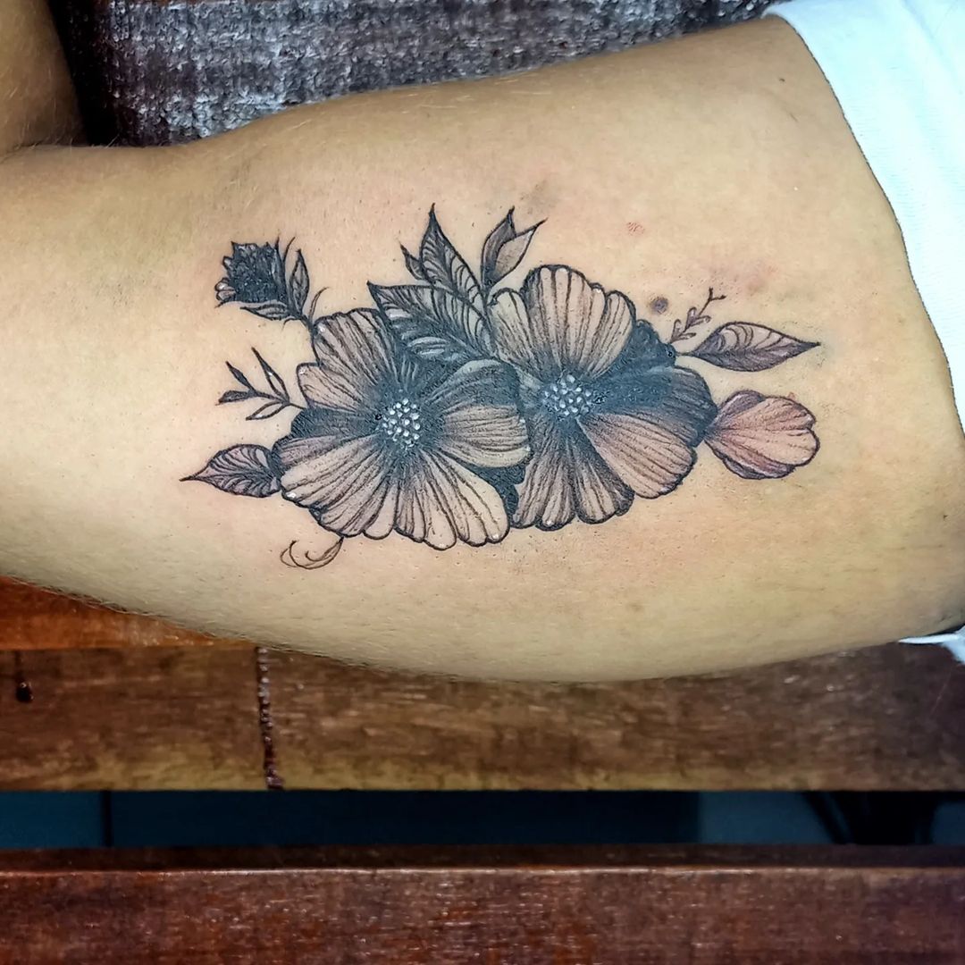 ideias de cobertura tatuagem feminina pequena