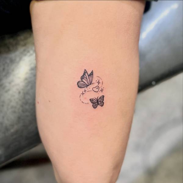 preço tatuagem borboleta pequena traço fino