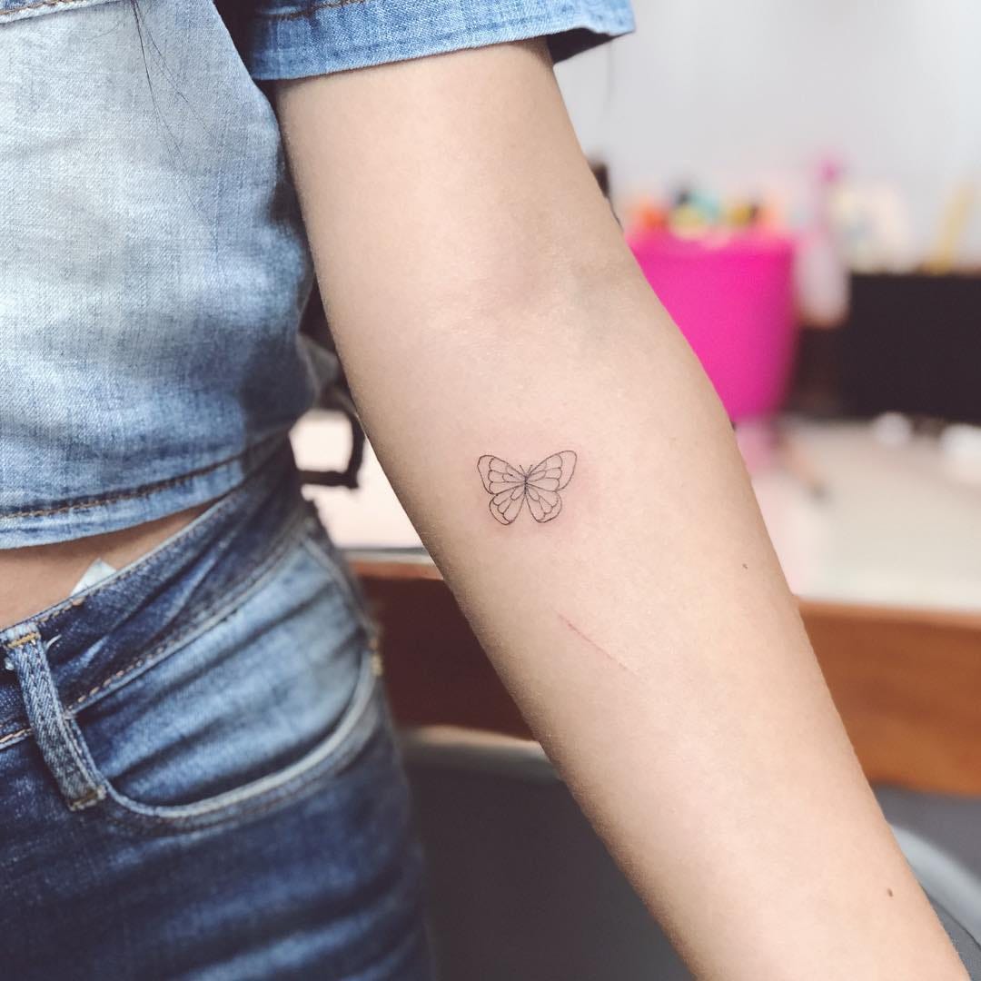 ideias tatuagem borboleta traço fino delicada