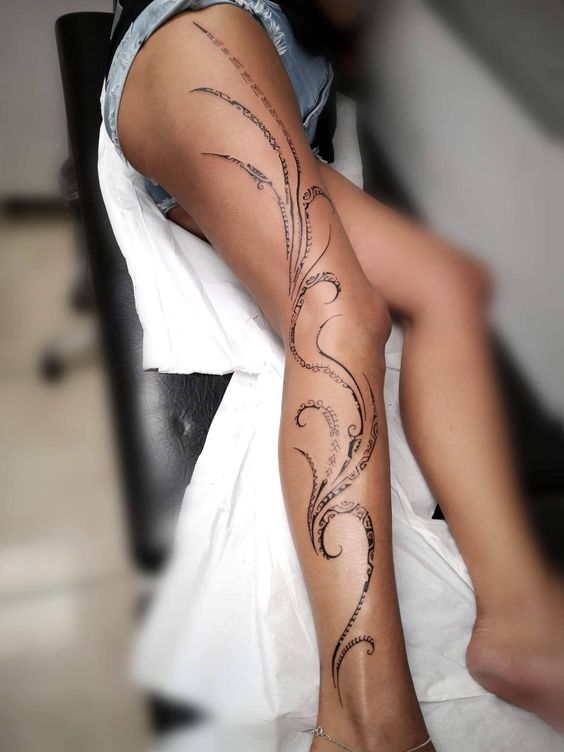 ideias tatuagem delicada perna feminina