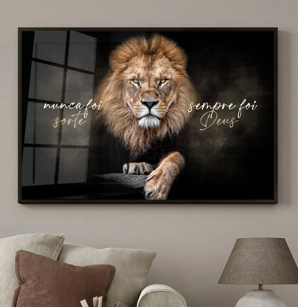 quadro leão com moldura clássica