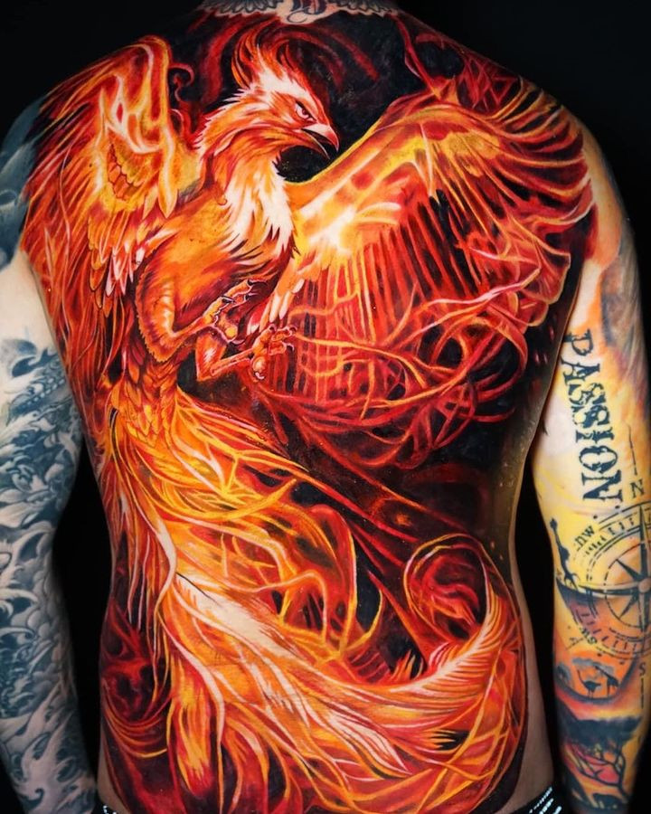 tatuagem fênix braço