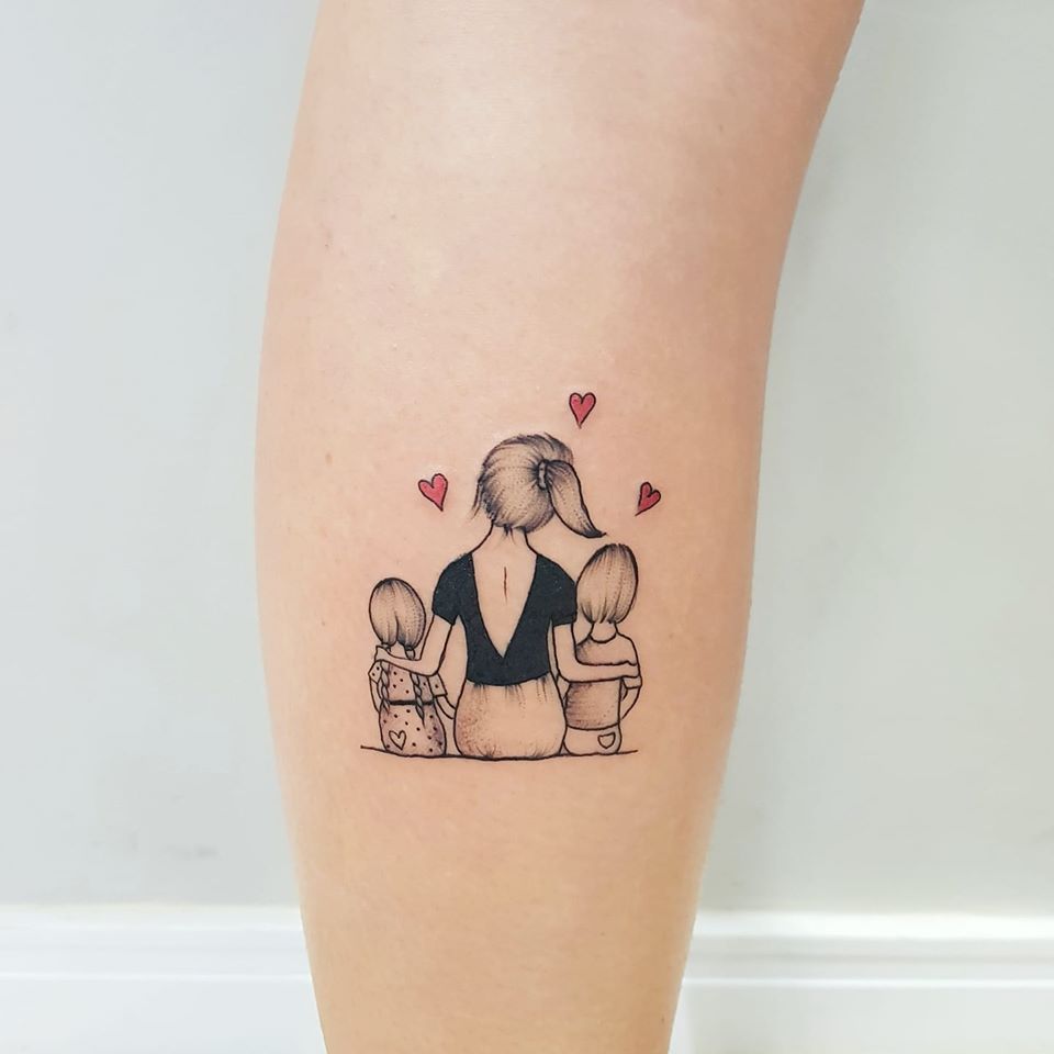 ideias tatuagem mae e filho pequena delicada