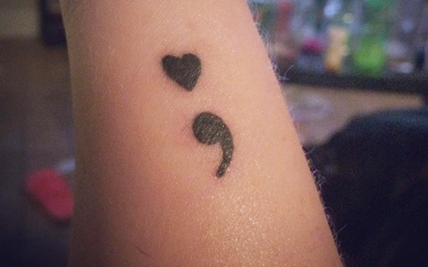 quanto custa tatuagem ponto e virgula