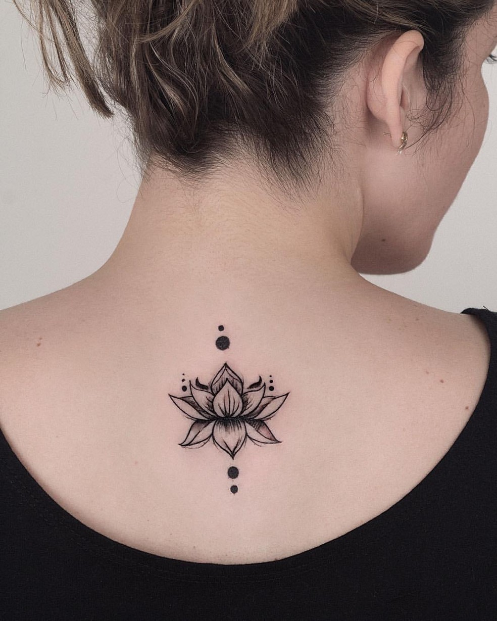 quanto custa tatuar flor de lotus pequena