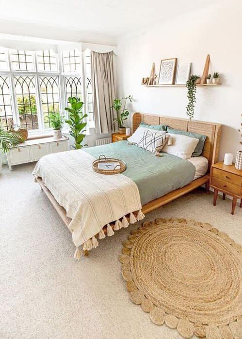 quarto de casal com iluminação indireta