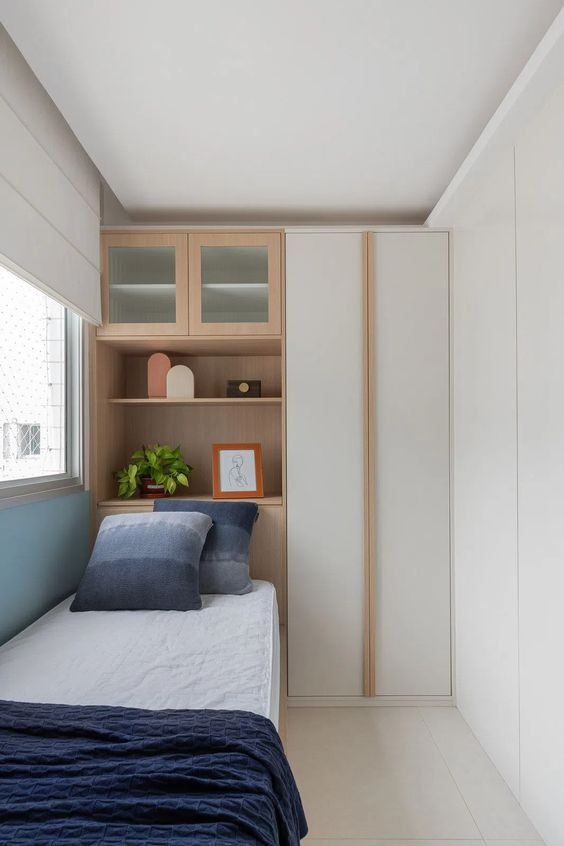 Quarto de solteiro com escritório planejado