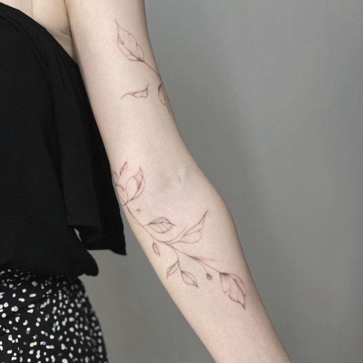 inspiração tatuagem ramo delicado