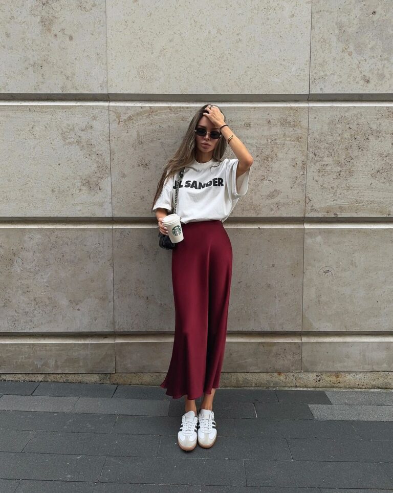 looks com saia midi e t-shirt