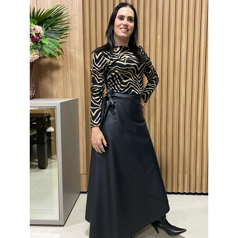 saia envelope longa com tênis