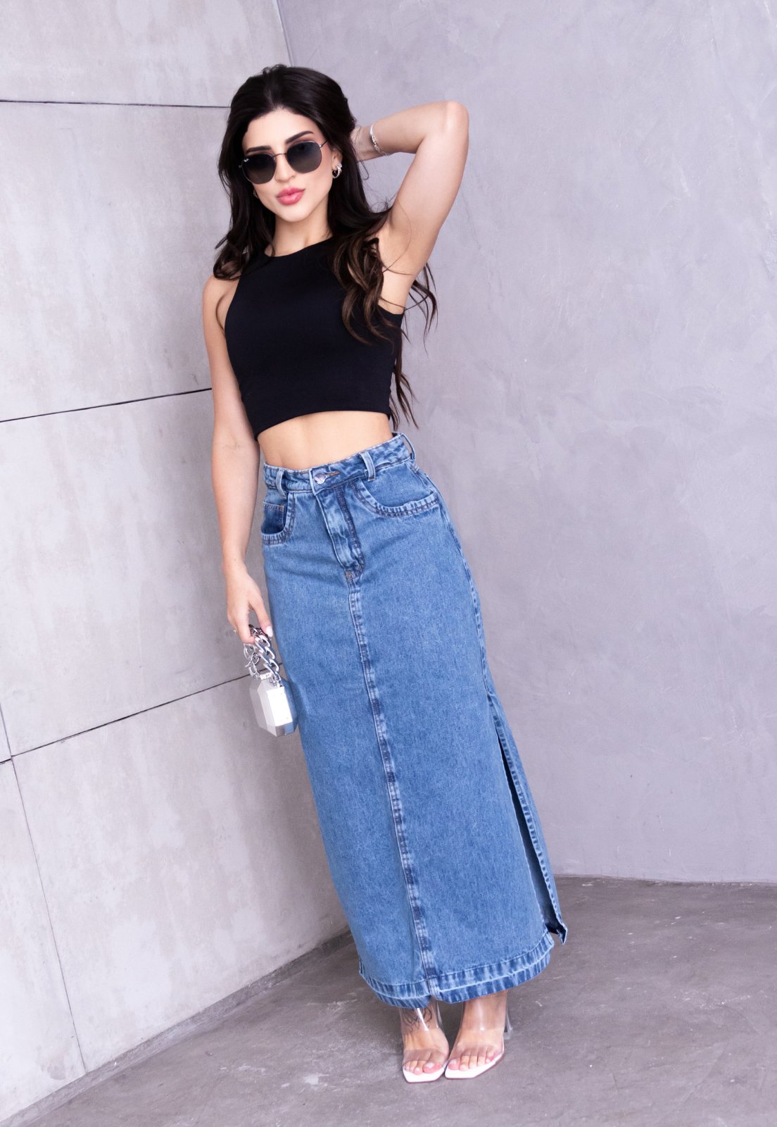 saia midi jeans com bota western