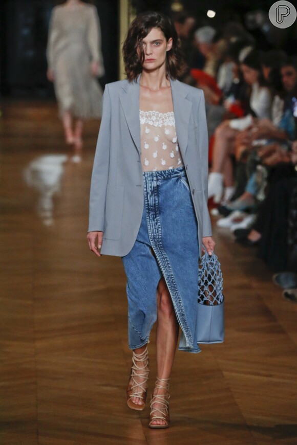 saia midi jeans com bota