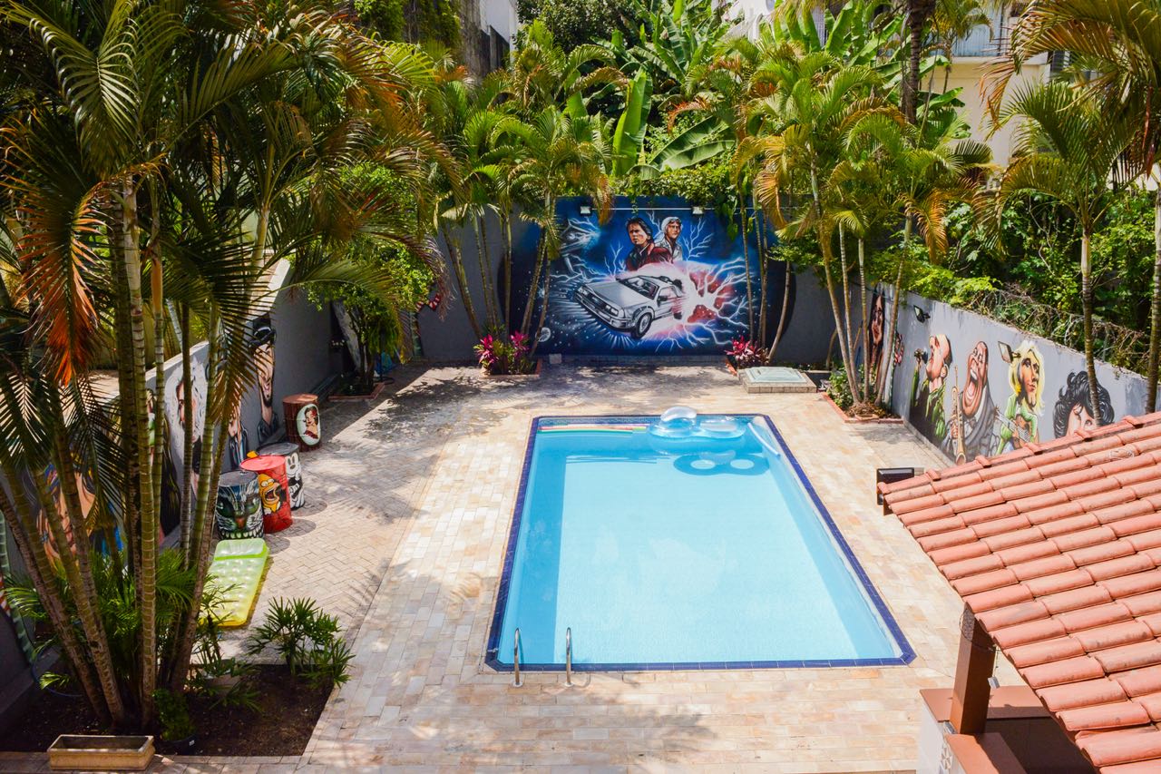 Churrasqueira e piscina para evento