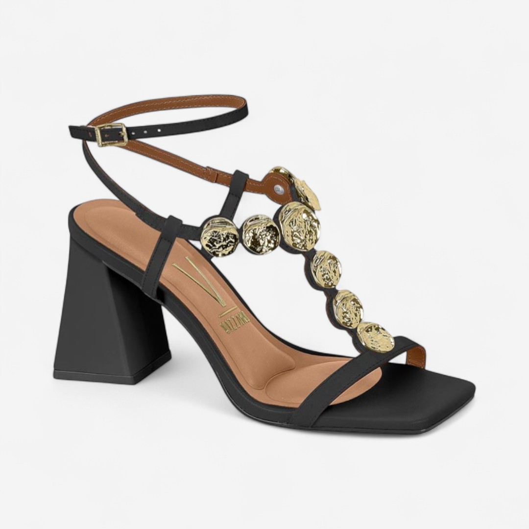 looks com sandália preta Vizzano salto fino