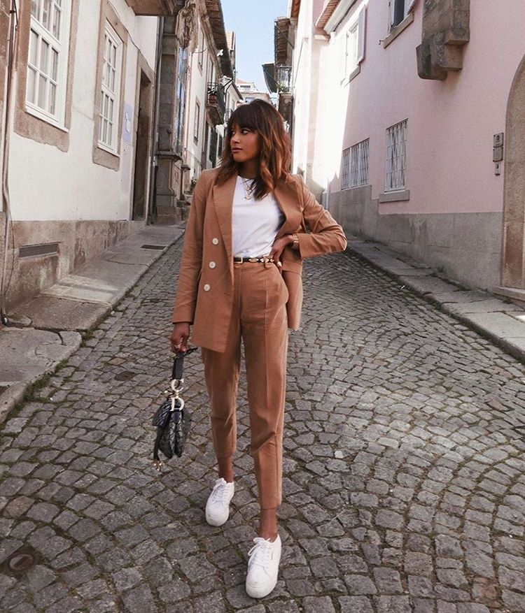 botas para looks de inverno no trabalho