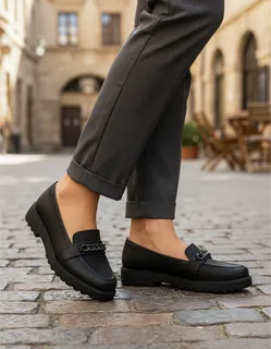 1. Como Escolher o Sapato Social Ideal para Trabalhar o Dia Todo em Pé
2. Scarpin Confortável: 5 Modelos que Unem Elegância e Bem-Estar
3. Guia Completo de Sapatos de Salto Bloco para o Dia a Dia
4. Loafers e Mocassins: Opções Formais sem Sacrifício do Conforto
5. Cuidados com os Pés: Como Identificar um Sapato Realmente Confortável