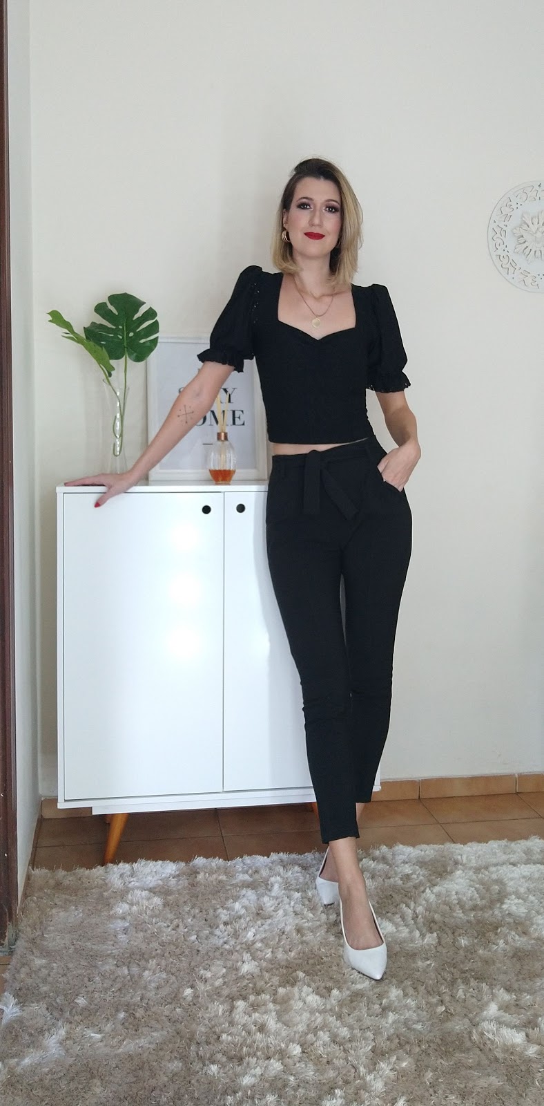 looks com scarpin branco vizzano