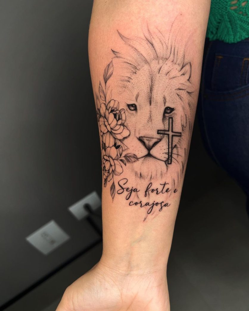 seja forte e corajoso tattoo
