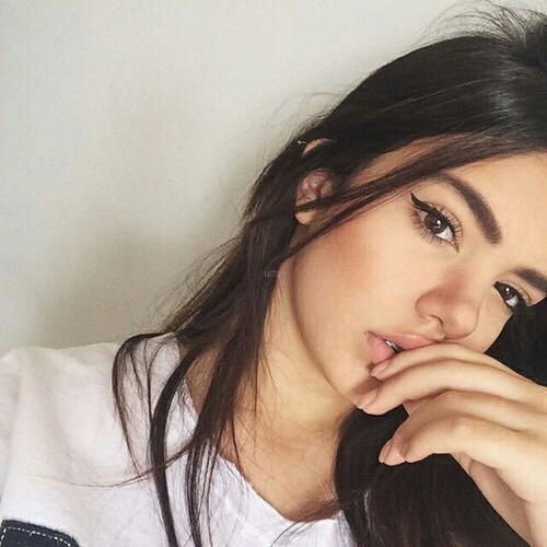 Ideias de poses criativas para selfies no espelho