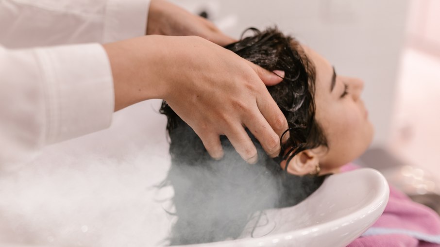 Guia Completo: Como Escolher o Aparelho de Ozonioterapia Capilar Ideal para Casa