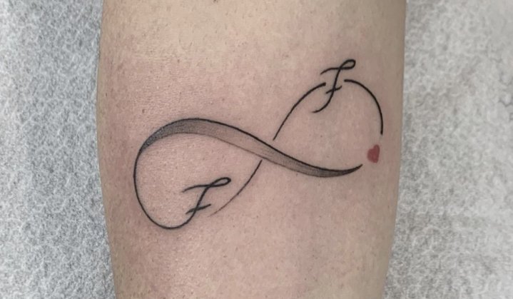 símbolo do infinito tatuagem