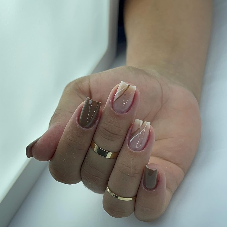 unha de gel decorada longa delicada