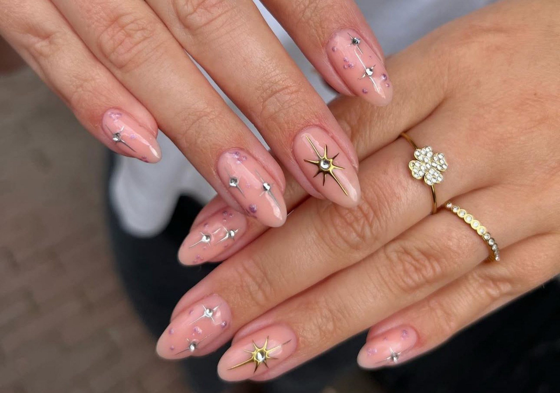 unha de gel decorada nude delicada