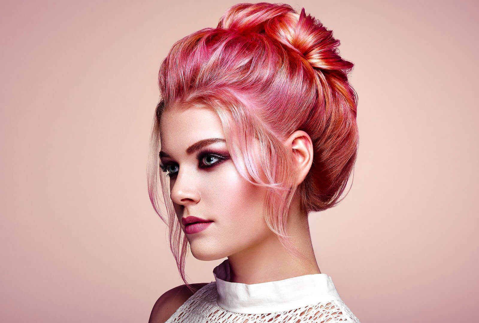 Como usar simuladores de cabelo para encontrar seu tom perfeito