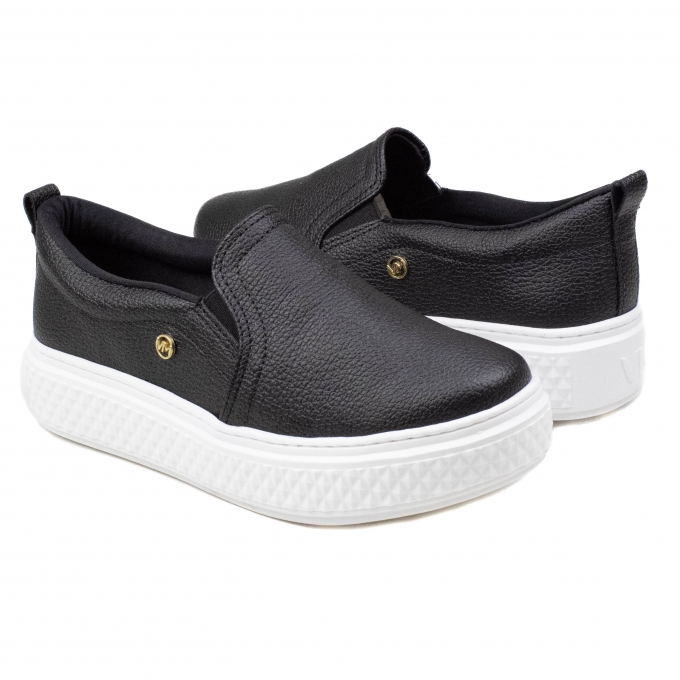slip on preto feminino confortavel