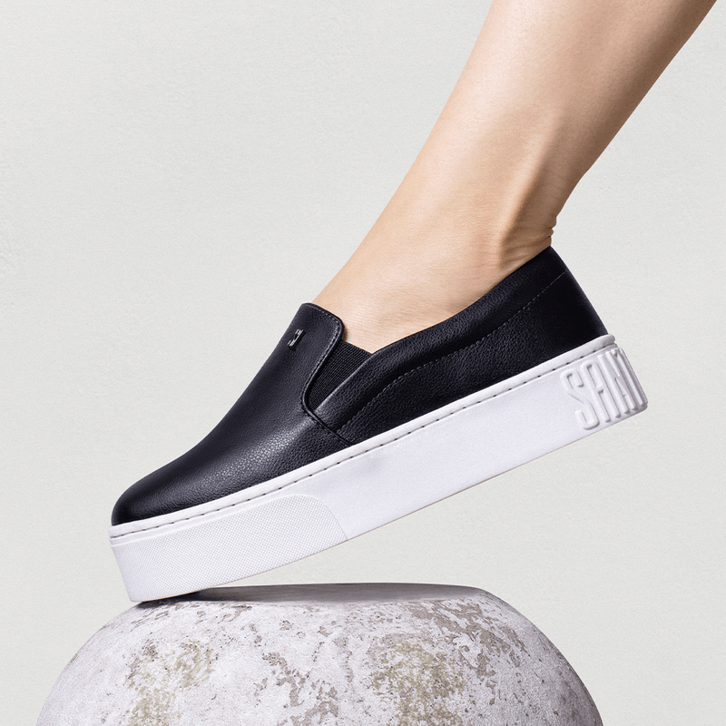 tenis slip on preto feminino