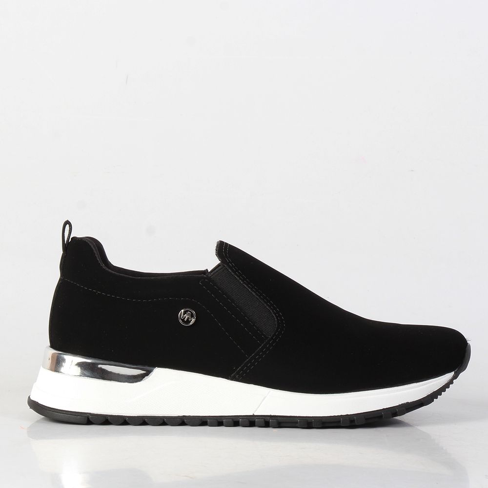 slip on preto feminino estiloso