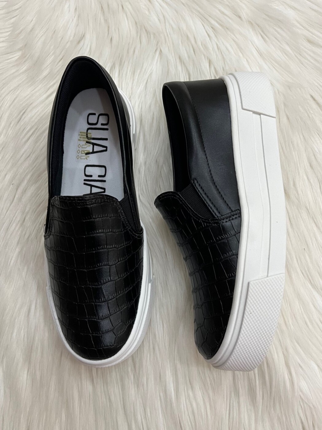 slip on preto feminino plataforma