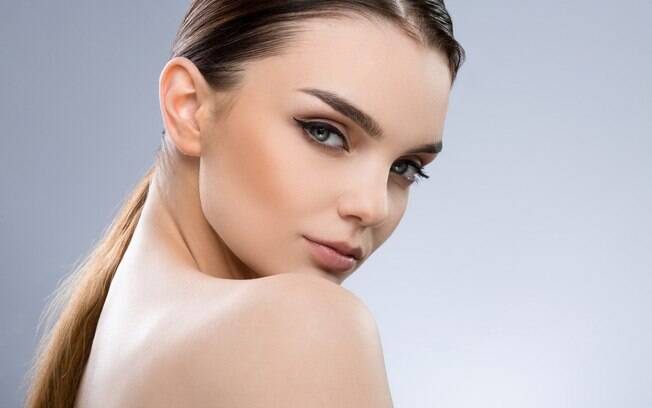 Sobrancelhas Masculinas Grossas: O Que Elas Comunicam?