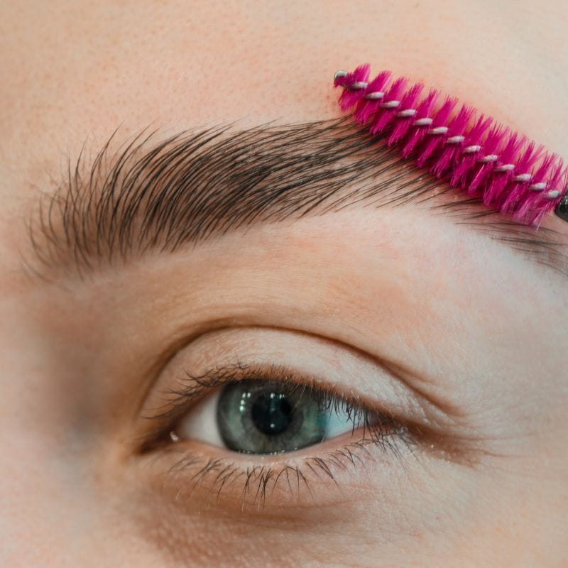 Visagismo: Como Adaptar a Sobrancelha Grossa ao Seu Rosto