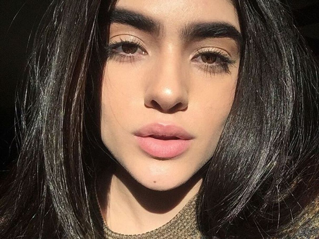 Sobrancelhas Grossas: Um Símbolo de Confiança e Juventude