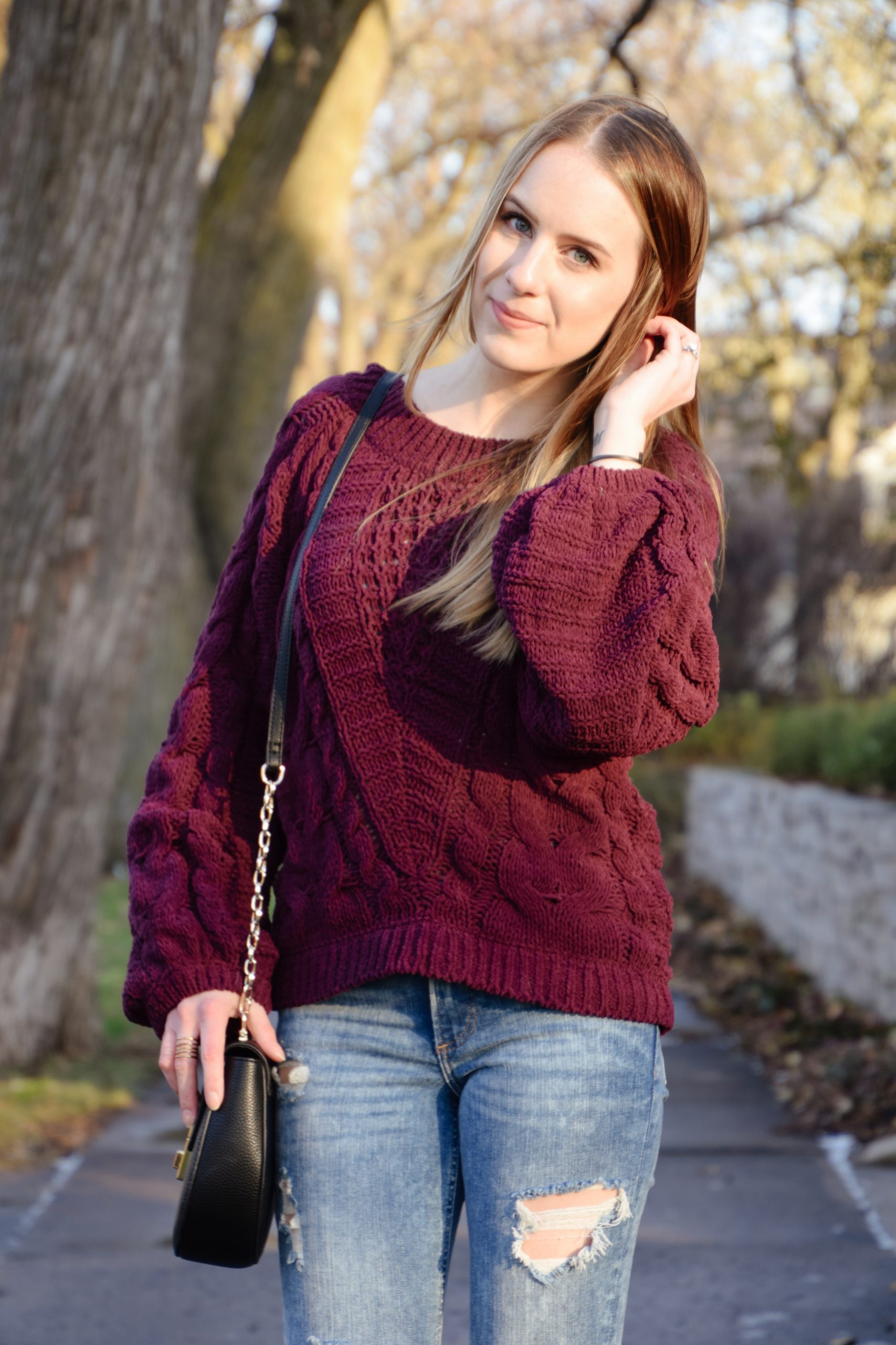 1. Como combinar suéter de chenille feminino no inverno: 5 looks práticos
2. Guia de cuidados: Como lavar e preservar seu suéter de chenille
3. Diferenças entre chenille e outros tecidos de inverno: qual escolher?
4. Suéter cropped de chenille: tendência para looks modernos
5. Marcas de suéter chenille feminino: comparação de preços e qualidade