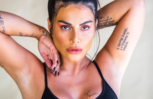 Tatuagem Fine Line: Guia Completo para um Estilo Delicado